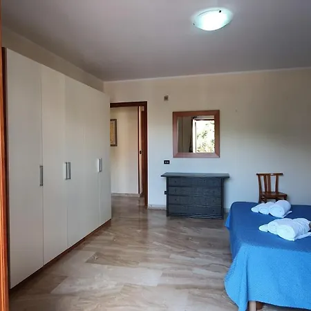 Em Holiday Apartamento