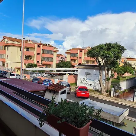 Em Holiday Apartment *