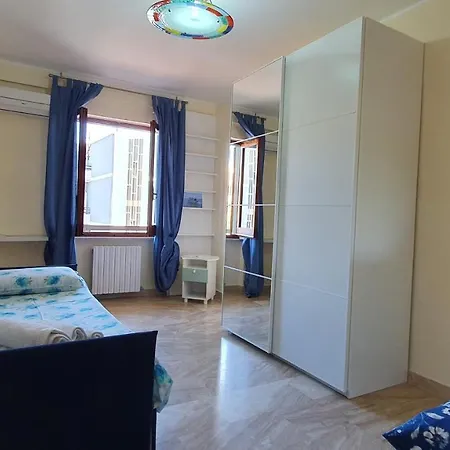 Apartment Em Holiday *